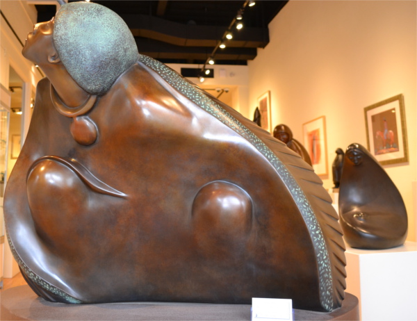 In the Allan Houser Gallery "Like the Eagle." - bronze. Allan Houser Haozous - 1991. 