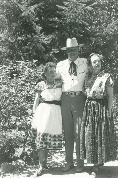 1948: Left to right: Leonora Scott Muse Curtin, Y.A Paloheimo and Leonora Curtin Paloheimo at Las Golondrinas.